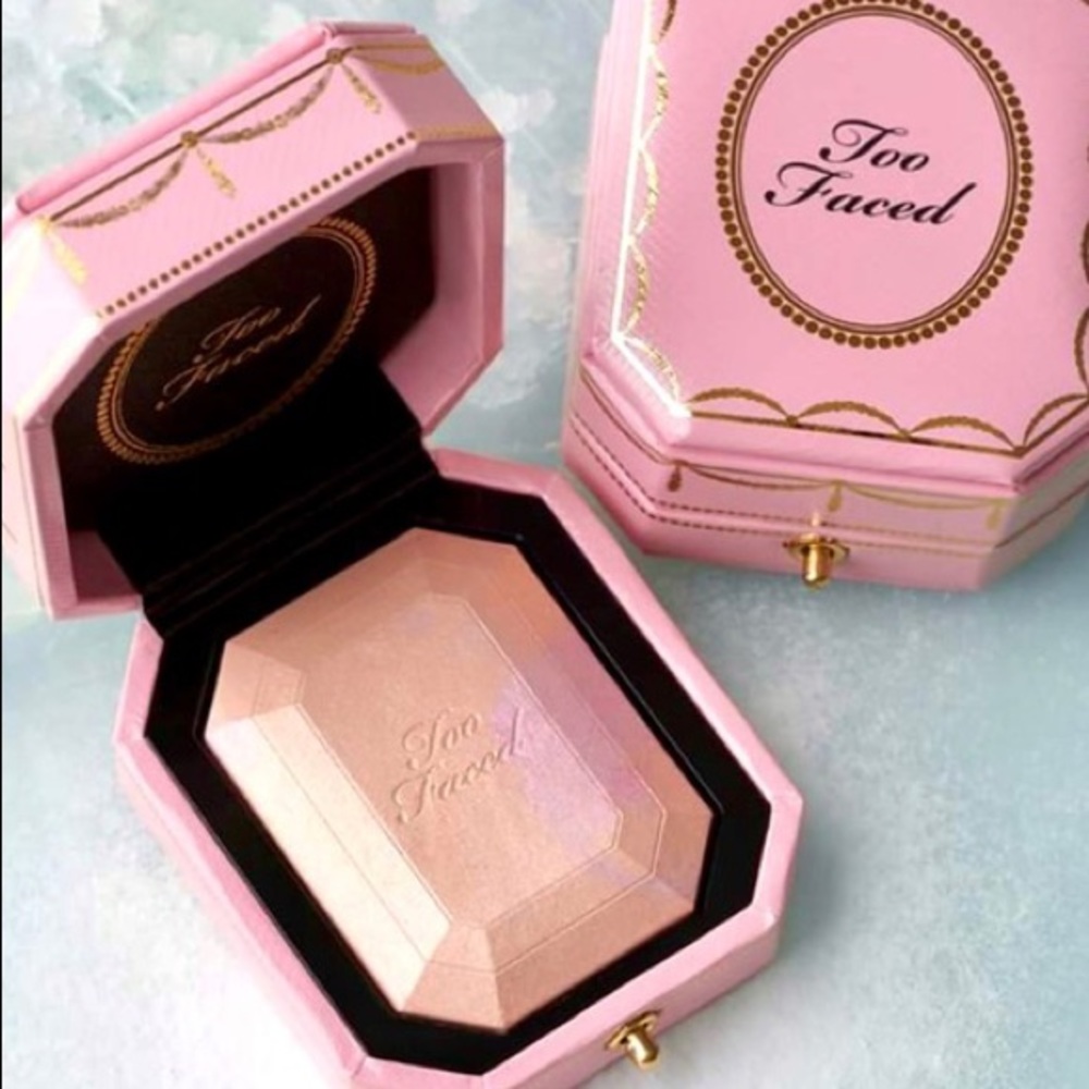 Too Faced Diamond Light Multi-Use Highlighter